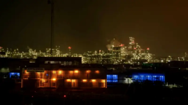 Especialista Ramsés Pech califica de 'absurda' hipótesis del rayo en incendio de Dos Bocas