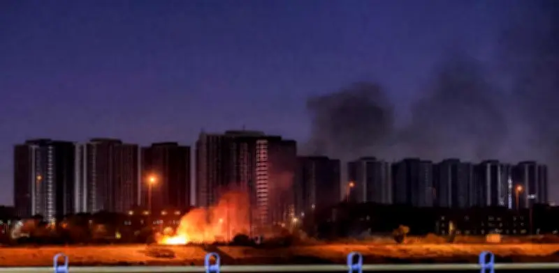 Estados Unidos ataca posiciones iraníes en el estrecho de Ormuz en medio de escalada regional