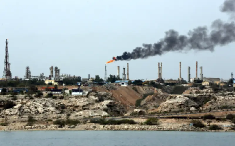 Estados Unidos bombardea isla petrolera Kharg, clave para el 90% de las exportaciones de Irán