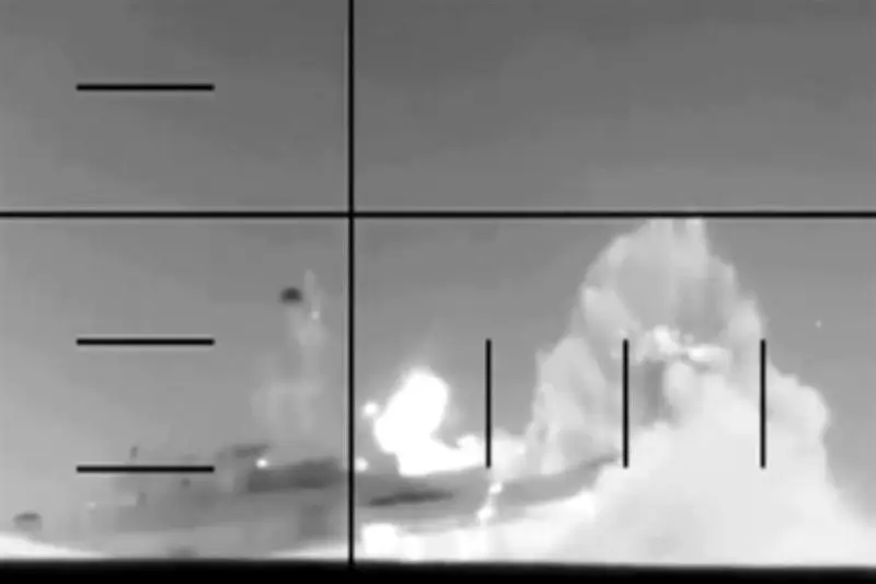 Estados Unidos Hunde Buque con Torpedo por Primera Vez en 79 Años