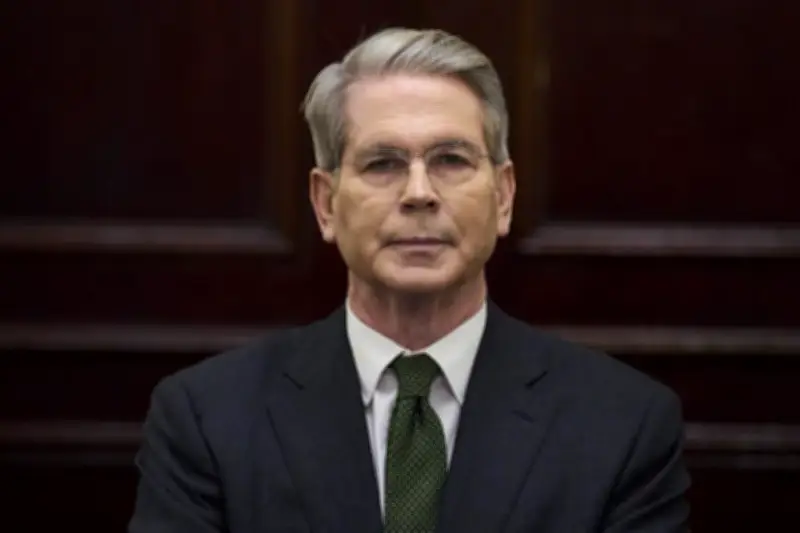 Estados Unidos podría levantar sanciones al petróleo iraní, según analista Bessent