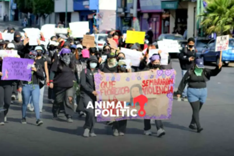 Estudiantes de la UAEM protestan por feminicidios y exigen justicia en el Estado de México