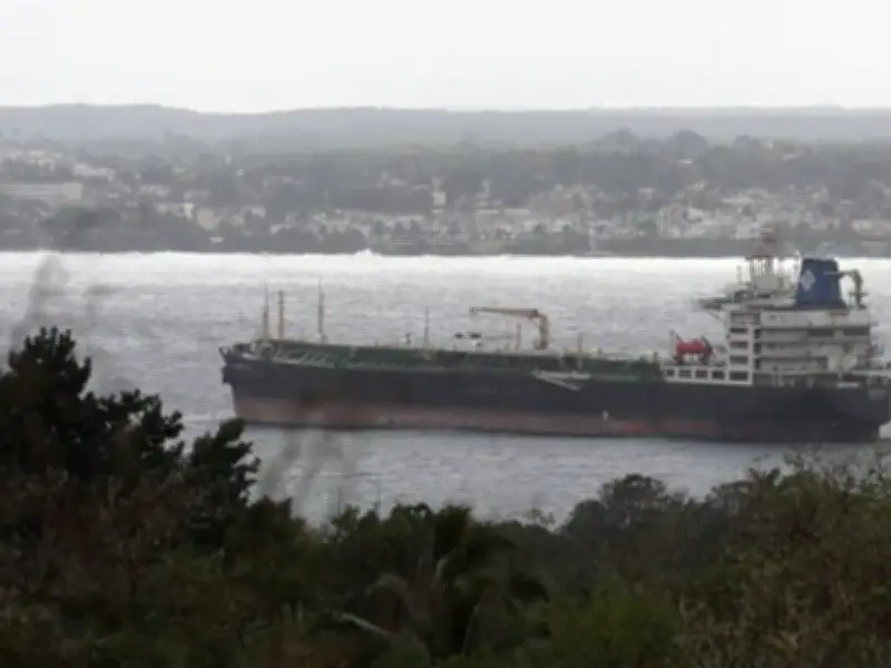 EU autoriza petrolero ruso en Cuba por razones humanitarias, mantiene sanciones