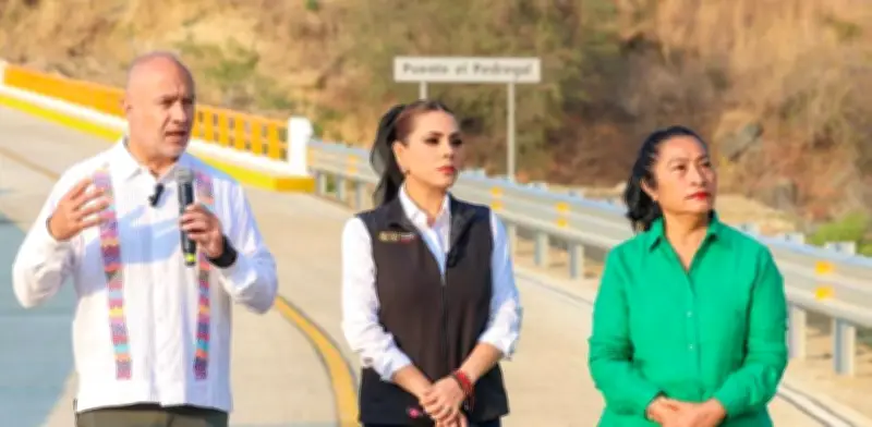 Evelyn Salgado inaugura puente El Pedregal rehabilitado con inversión de 1,880 mdp