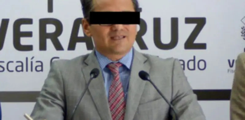 Exfiscal de Veracruz vinculado a proceso por corrupción y abuso de autoridad