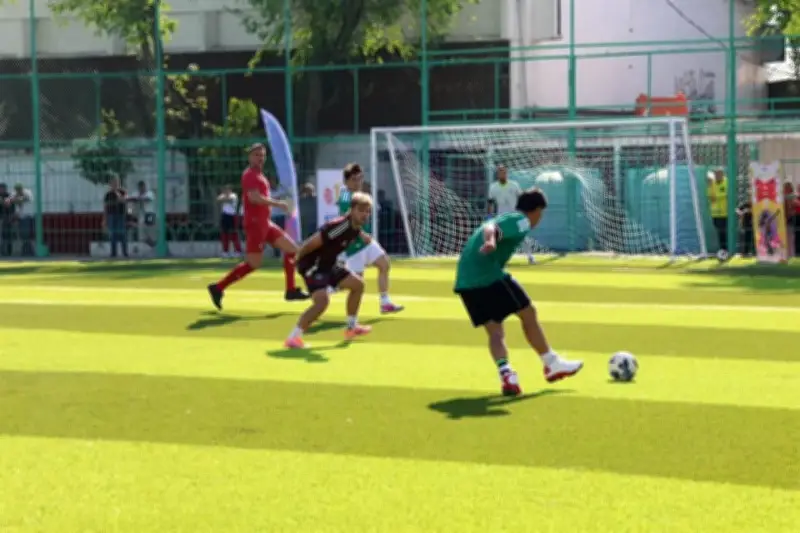 Exfutbolistas Portugueses Encuentran Refugio y Comunidad en el Barrio de Tepito