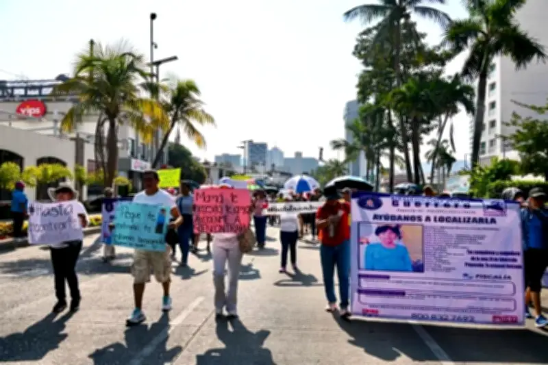 Exigen en Acapulco hallar a maestra desaparecida y piden videos del C5