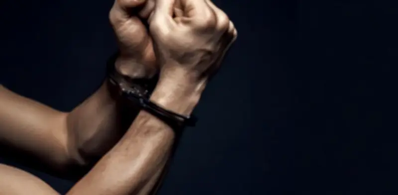 Exmiembro de Hells Angels explotó sexualmente a su esposa con 120 hombres en Suecia