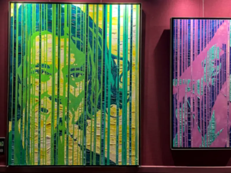 Exposición 'Líneas Fallidas' en Londres aborda el suicidio masculino a través del arte