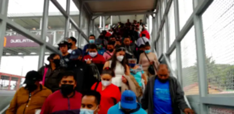 Falla en catenaria paraliza Línea A del Metro; servicio provisional causa caos