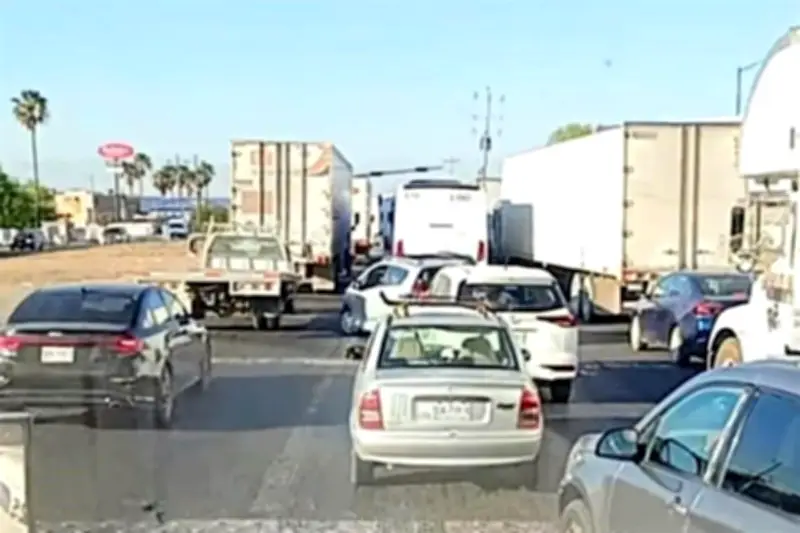 Fallece persona en atropello y cierran carretera por seis horas en Nuevo León