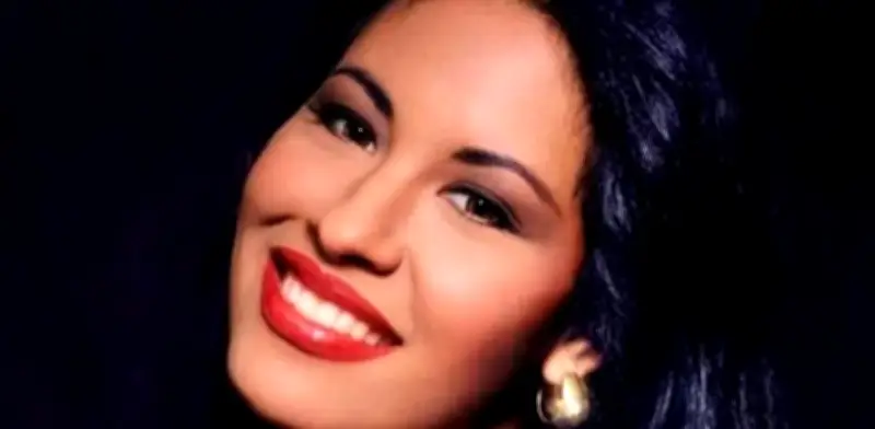 Familia de Selena demanda a Shein por uso ilegal de su imagen en ropa