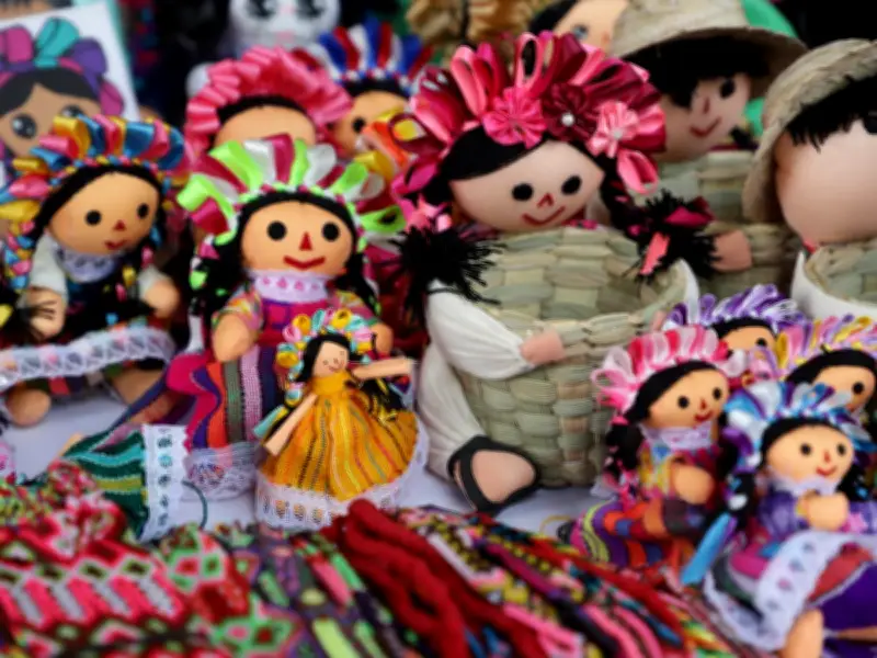 Feria de Culturas Originarias en Guadalajara: Arte y Tradición en el Palacio Municipal