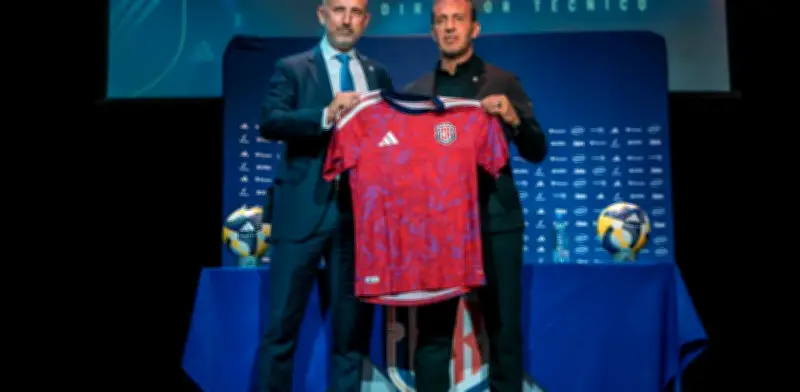 Fernando Batista asume como nuevo técnico de Costa Rica tras salida de Miguel Herrera