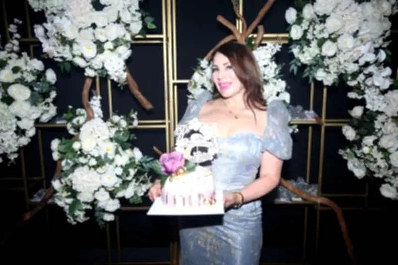 Festejo Distinguido: Edith Garza Celebra con Familia y Amigas en Evento Social