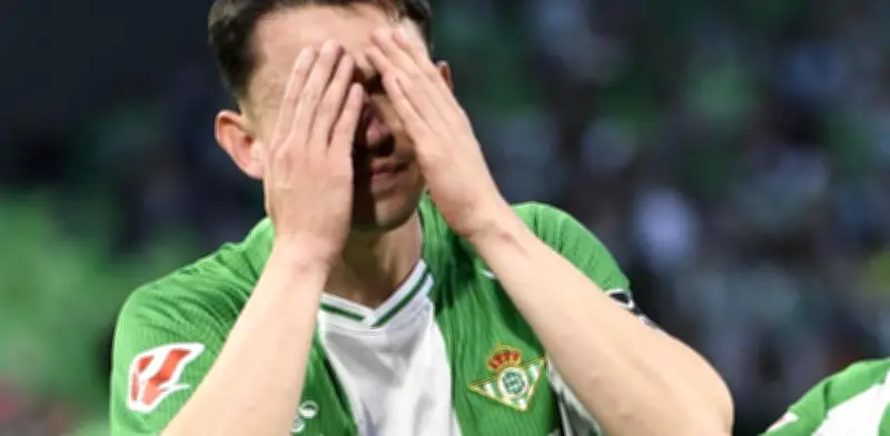 Fidalgo soñó su gol y lo cumplió en el apasionante derbi andaluz del Betis