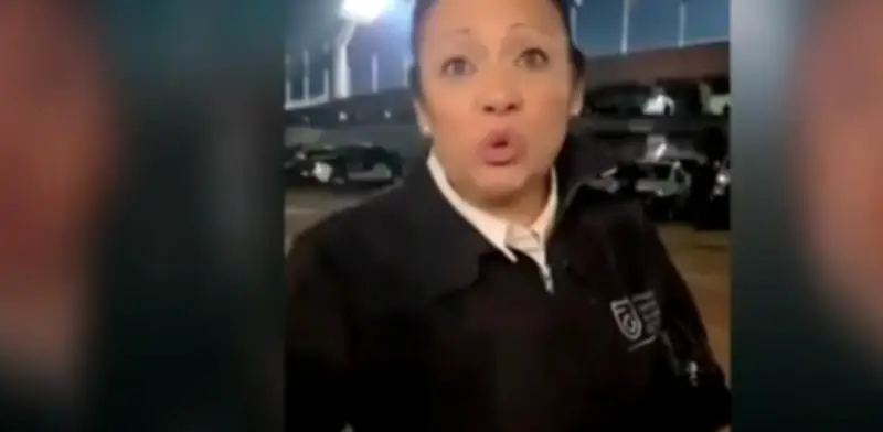 Fiscalía CDMX suspende a 'Lady Pepitas' por presunta discriminación y abandono de trabajo