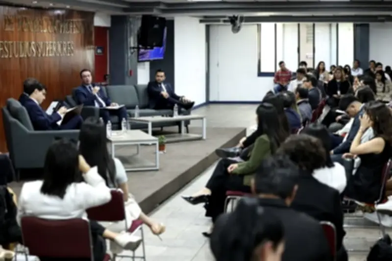 Fiscalía de CDMX Capacita a Más de 1,800 Servidores Públicos en Nuevos Protocolos