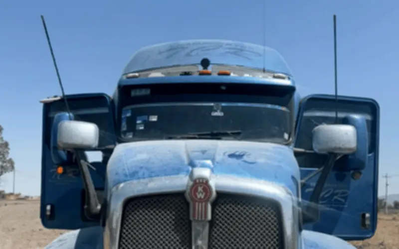 Fiscalía de Jalisco frustra robo de camión en Lagos de Moreno tras enfrentamiento armado