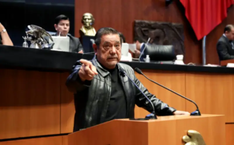 Félix Salgado Macedonio aclara que sus críticas sobre nepotismo no iban dirigidas a Luisa María Alcalde