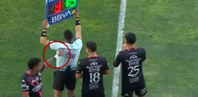 FMF sanciona con cinco partidos a Edgar Guerra por empujar a árbitro en Liga MX