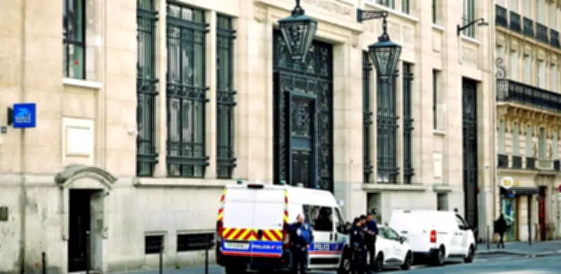 Francia detiene a cuatro por ataque frustrado contra Bank of America en París