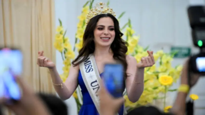 Fátima Bosch defiende su corona en Harvard ante cuestionamientos sobre Miss Universo