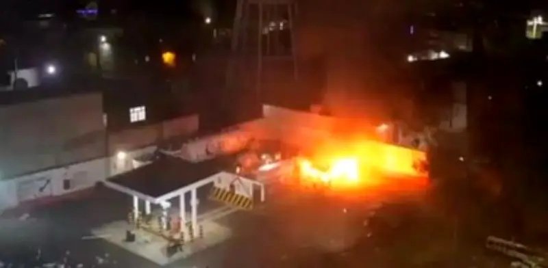 Fuerte explosión en gasera de Chalco causa graves daños y un lesionado