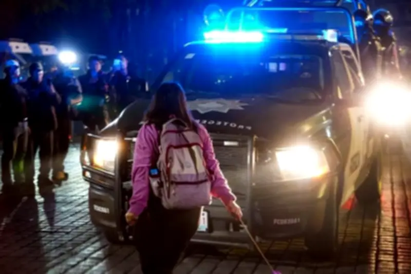 Fuerza Civil arriba a la explanada tras la masiva marcha del 8M en Nuevo León