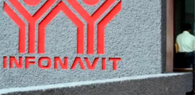 Funcionaria del INFONAVIT vinculada a contratación irregular de empresa de limpieza