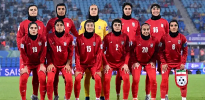 Futbolistas iraníes retiran solicitud de asilo en Australia y regresan a Teherán