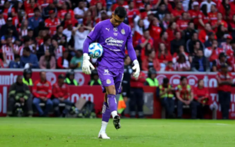 Gabriel Milito evalúa dar descanso a 'Tala' Rangel en Chivas ante León