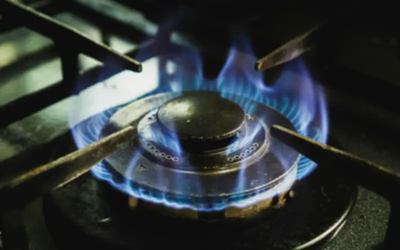 Gas Natural se Dispara un 15.5% por Tensiones Bélicas en Medio Oriente