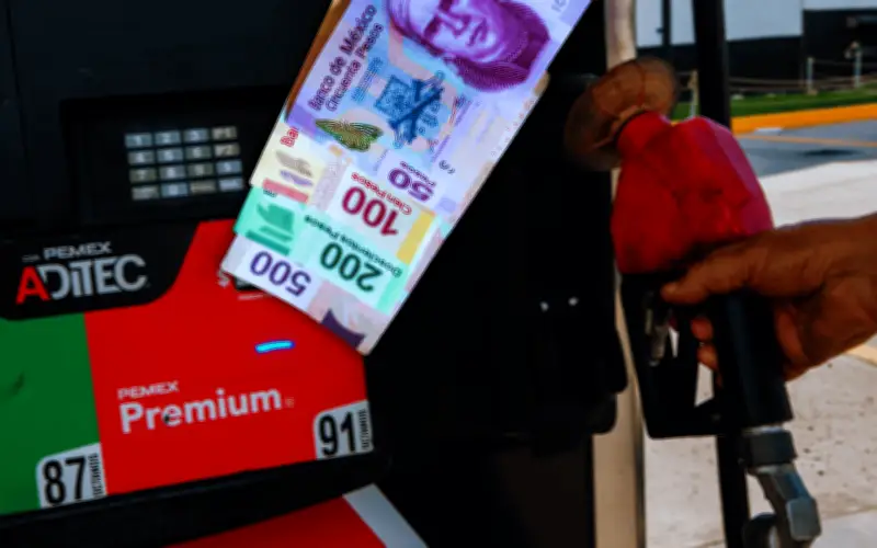 Gasolina premium alcanza récord histórico: ¿Por qué sube si México importa menos?