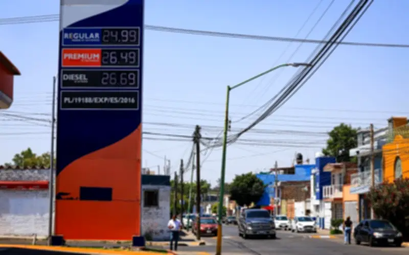 Gasolina Regular Supera los 24 Pesos por Litro en Guadalajara, Impactando a Automovilistas