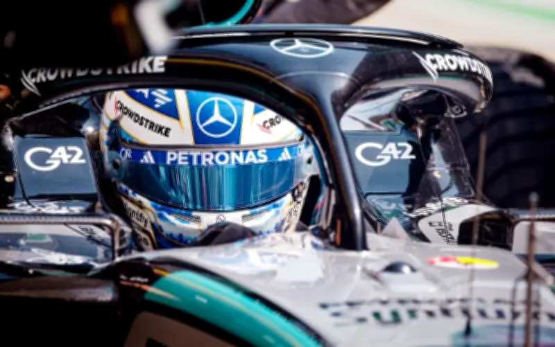 George Russell se lleva la pole en el esprint de China; Checo Pérez arrancará último