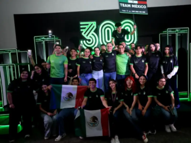 Gobernador Manolo Jiménez impulsa liderazgo juvenil en Congreso '300 Pa' Delante' en Nava