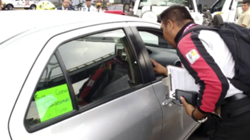 Gobierno aclara que Uber no tiene autorización para operar en aeropuertos pese a orden judicial