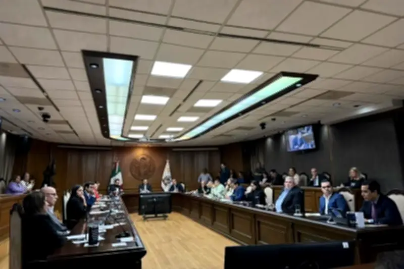 Gobierno de NL busca sancionar a camiones que dejan derrames de plástico en calles