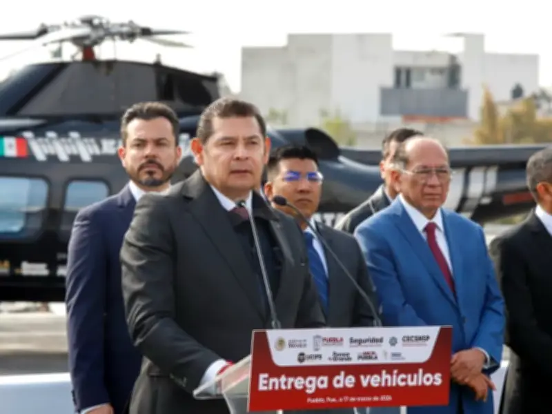 Gobierno de Puebla entrega 111 vehículos para fortalecer seguridad estatal
