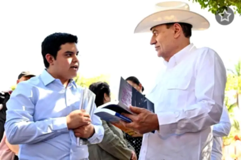 Gobierno de Sonora refuerza acceso educativo con becas y nueva biblioteca
