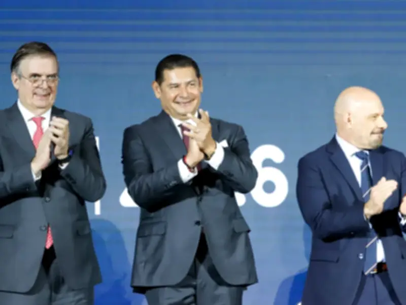 Gobierno impulsa industria textil en Puebla con feria anual y medidas de seguridad