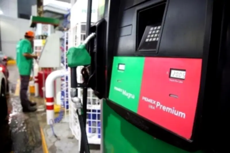 Gobierno Renueva Tope de Precio a Gasolina Regular por Seis Meses Más