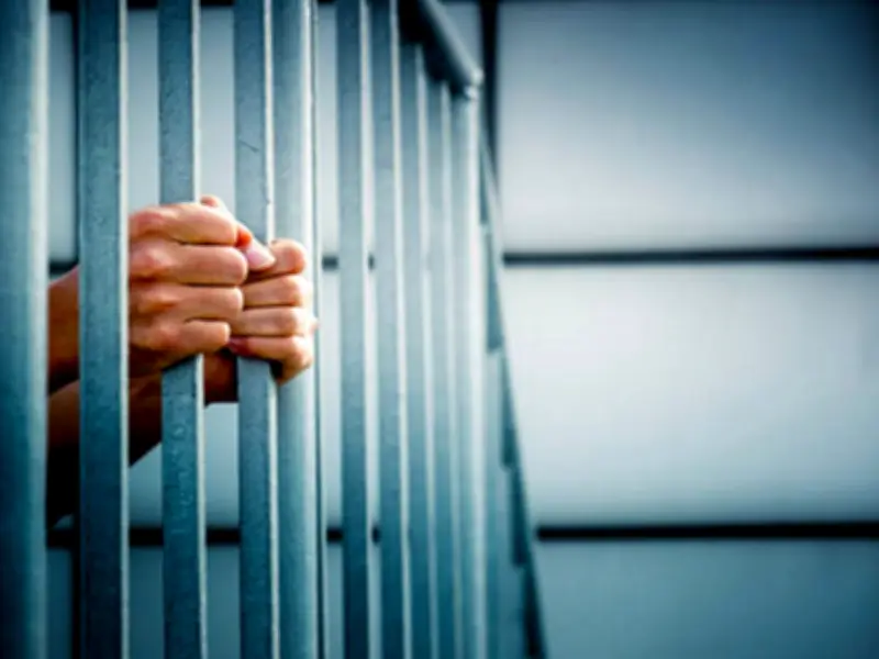 Gobierno Trump investiga traslados de mujeres trans a cárceles femeninas en California