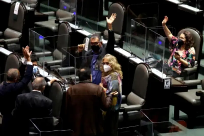 Gobierno y empresas buscan blindar datos personales ante amenazas digitales