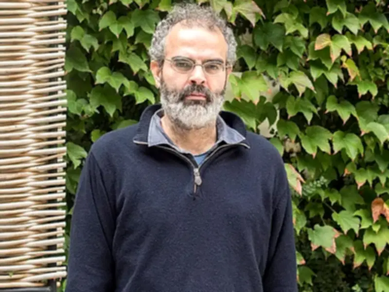 Gonçalo M. Tavares advierte sobre síntomas previos a una guerra mundial