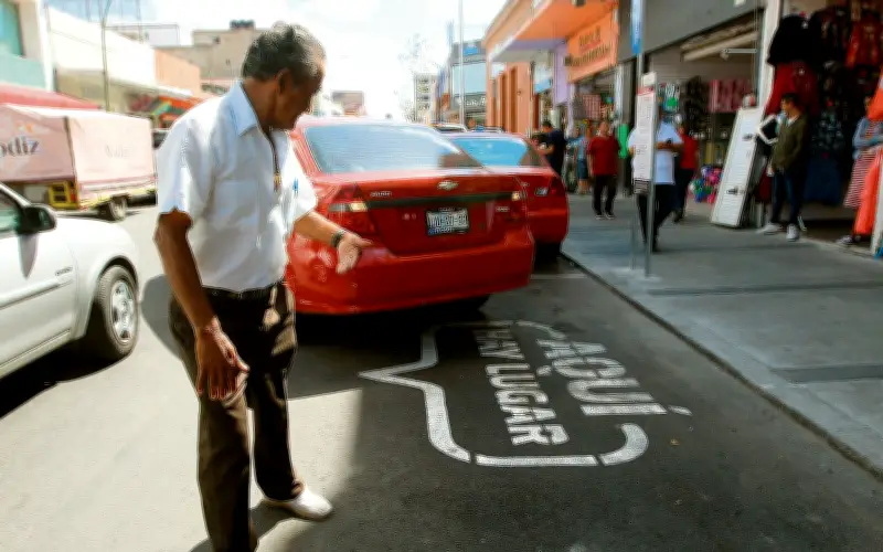 Guadalajara estrena aplicación Blinkay para pago de parquímetros desde hoy
