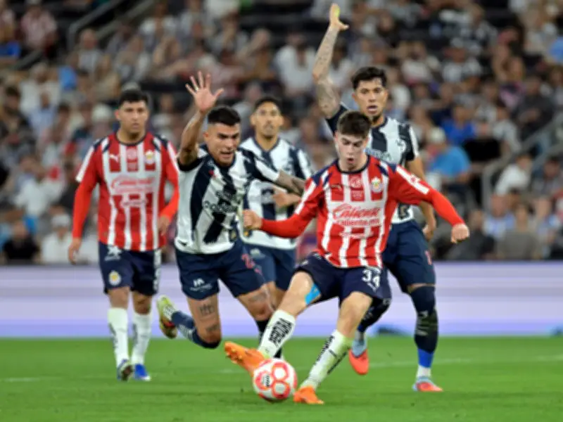 Guadalajara vence 3-2 a Monterrey en dramático cierre y se afianza en la cima del Clausura 2026
