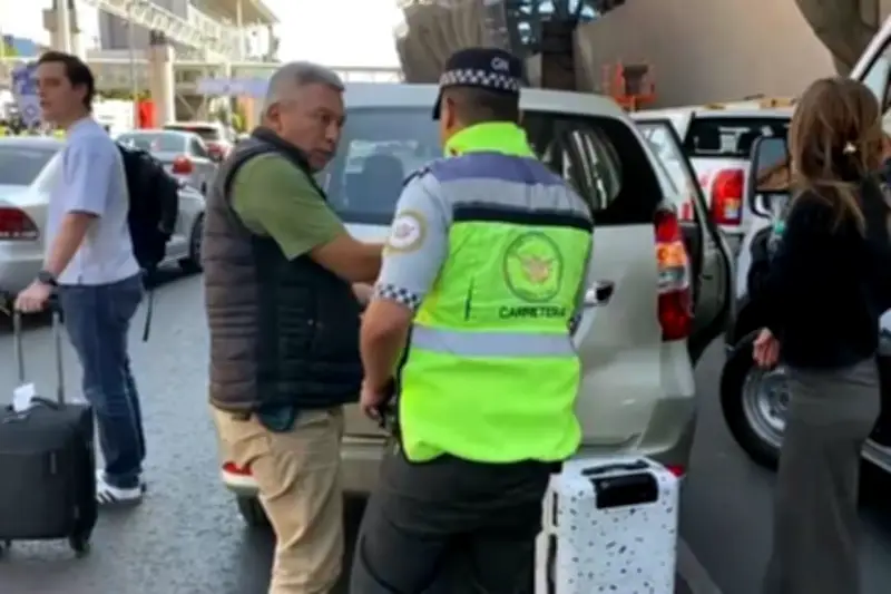 Guardia Nacional despliega operativo en el AICM, pero taxis por app persisten