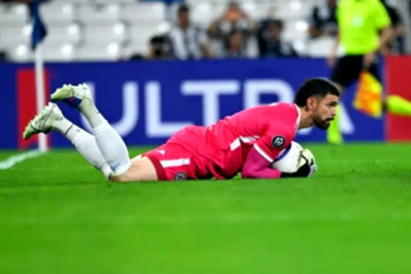 Gudino desea pronta recuperación a Malagon tras lesión en portería